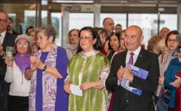 “İnsan Dünyadır” sergisi İzmirlilerle buluştu