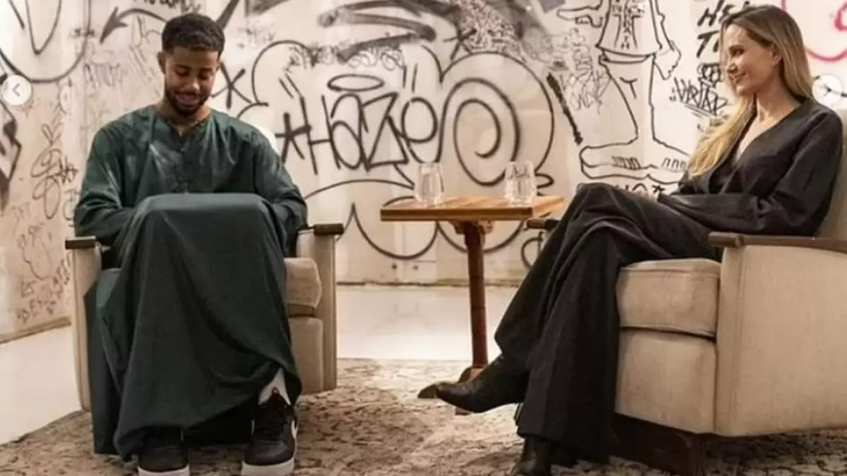 Angelina Jolie, erkek arkadaşı İngiliz rapçi Akala ile ilişkisini Instagram üzerinden resmen duyurdu