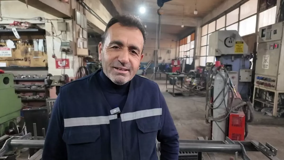 Engelli Kardeşler 55 Yıldır Demircilik Yapıyor