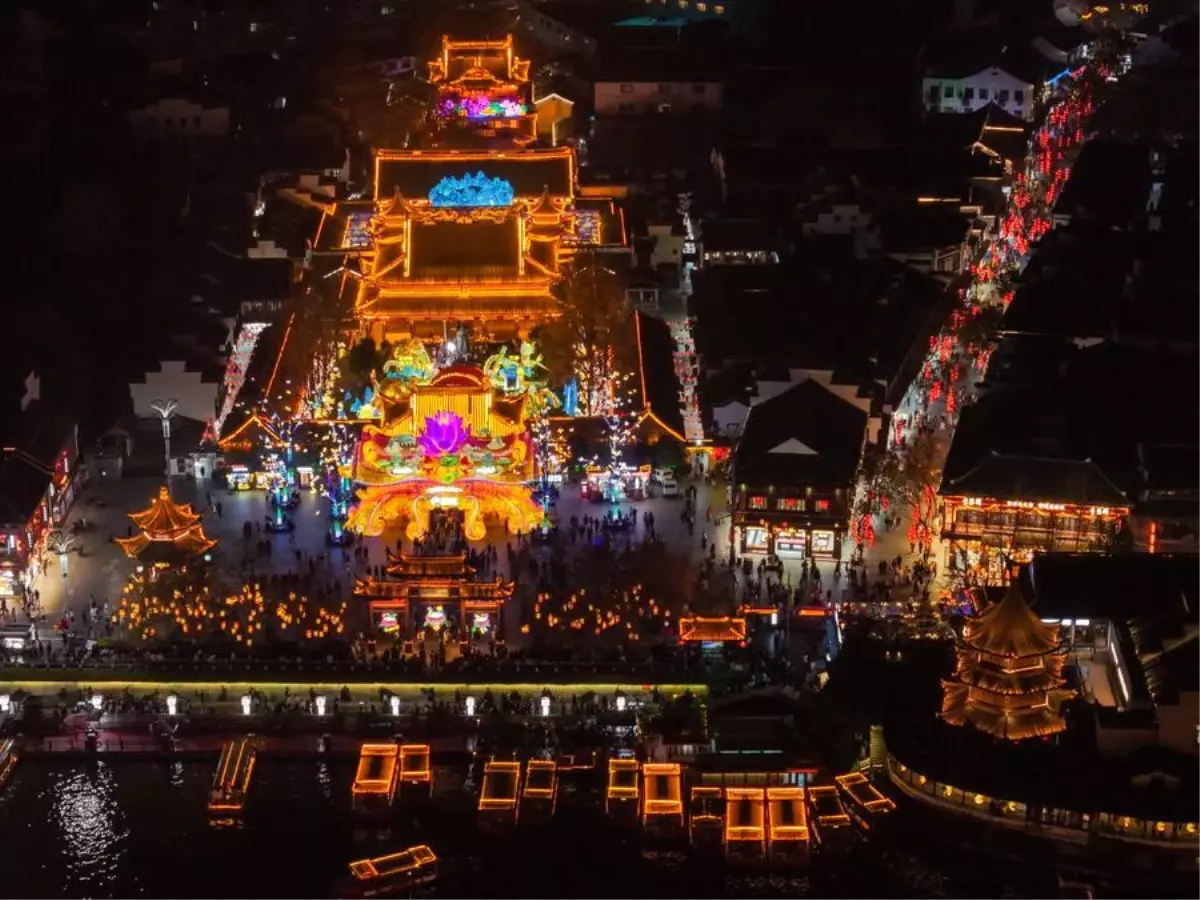 Nanjing’de Qinhuai Fener Festivali Başladı