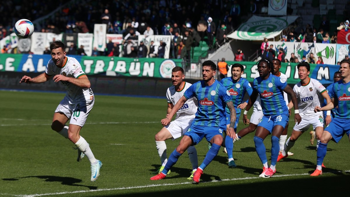 Rizespor, Alanyaspor’a 3 attı! Ghezzal’ın golü maça damga vurdu