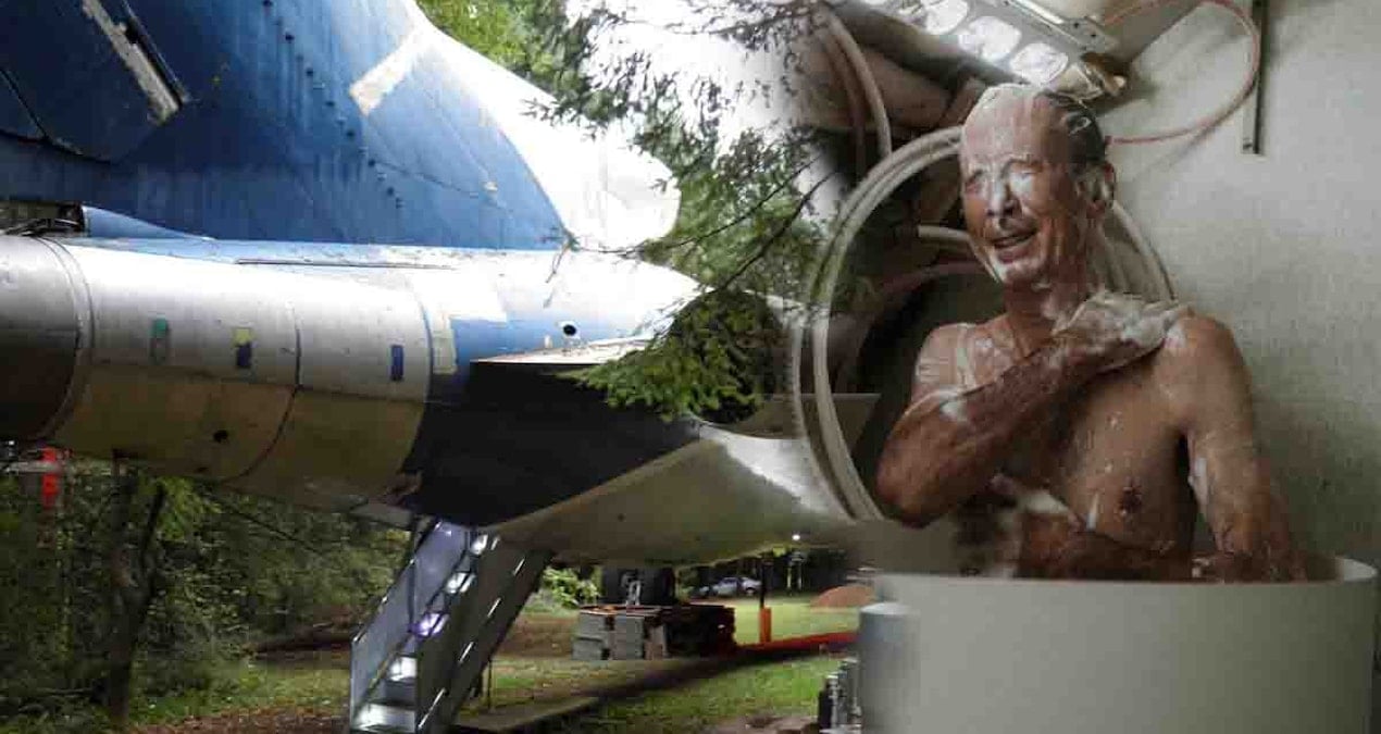 Tek istediği ipotek olmadan yaşamaktı: Terk edilmiş bir uçak satın aldı ve onu bir eve dönüştürdü!