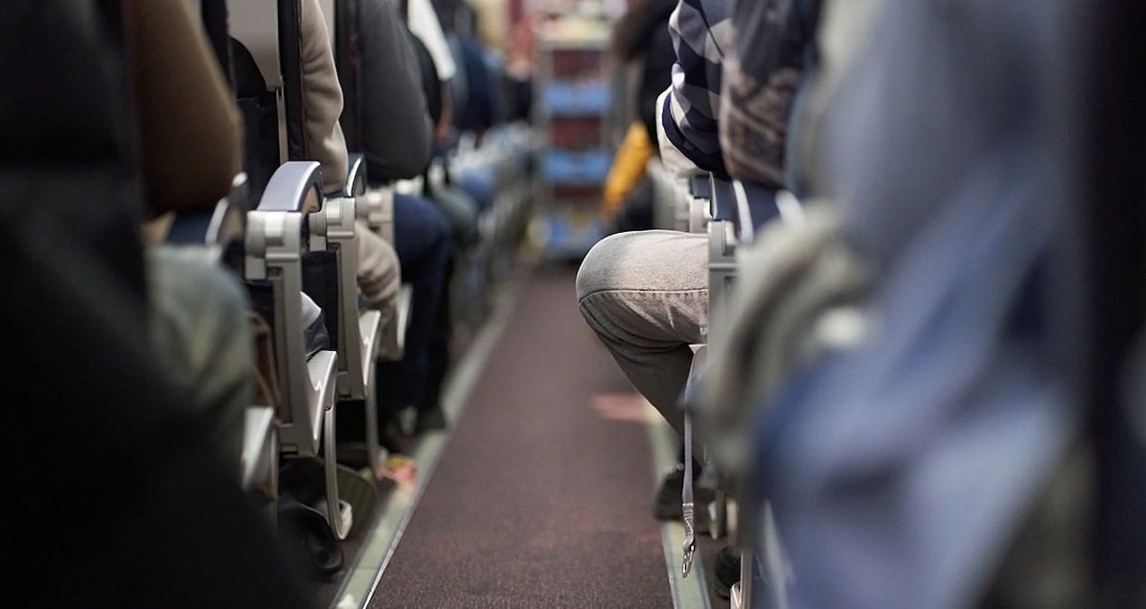 Uçakta en yapılmayacak şeyi denedi: Okyanustan geri döndüler